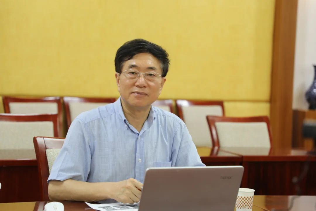 D373 D373